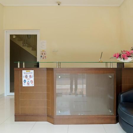 Dago Suites Syariah Cikarang Mitra Reddoorz Bekasi Buitenkant foto