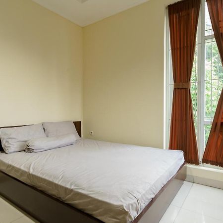 Dago Suites Syariah Cikarang Mitra Reddoorz Bekasi Buitenkant foto