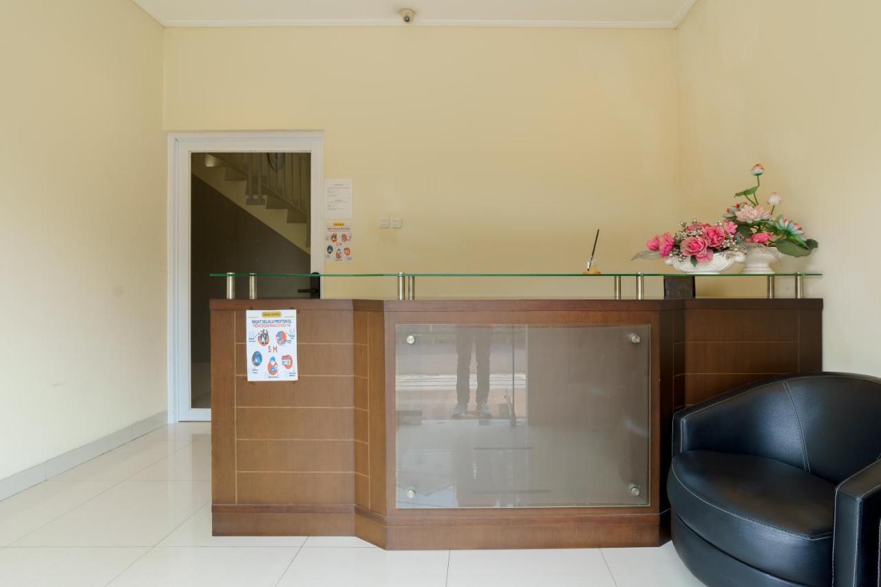 Dago Suites Syariah Cikarang Mitra Reddoorz Bekasi Buitenkant foto