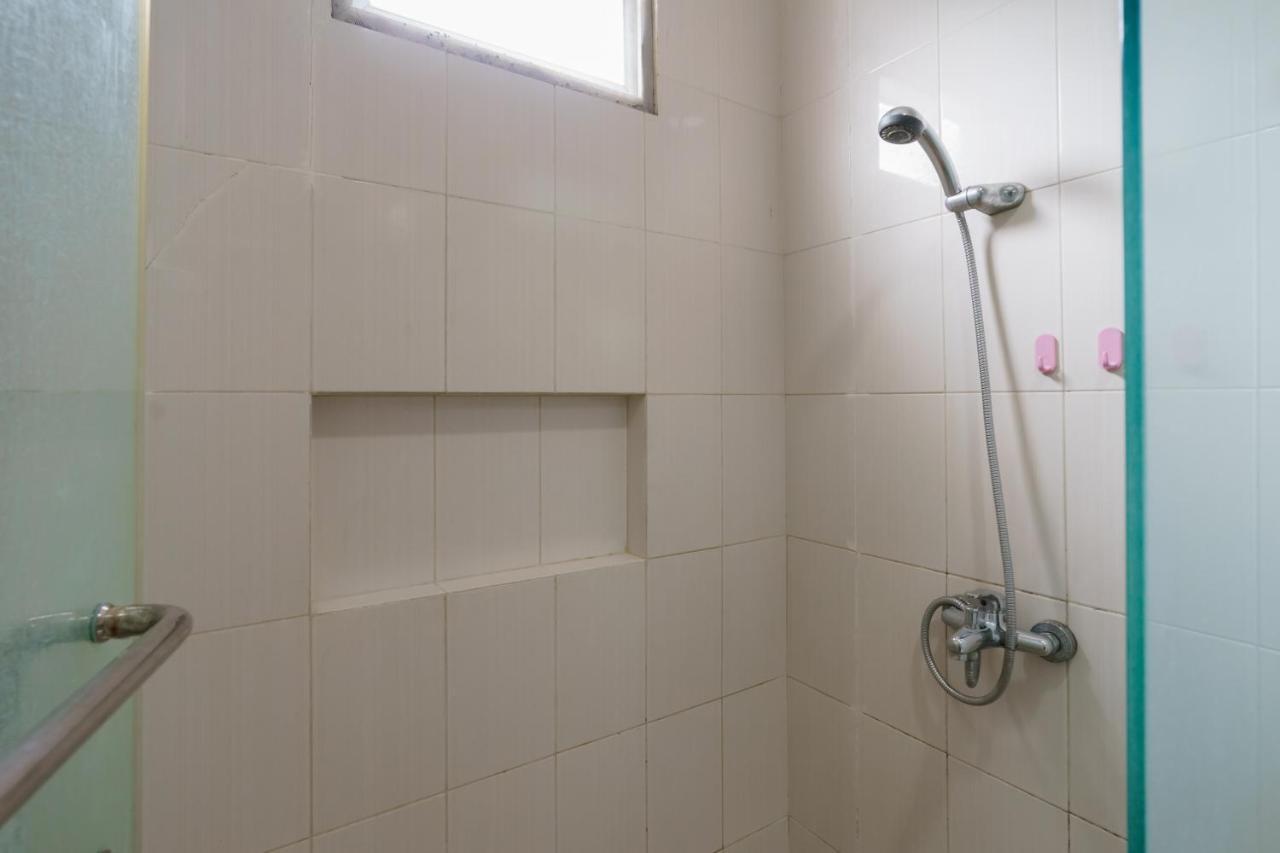 Dago Suites Syariah Cikarang Mitra Reddoorz Bekasi Buitenkant foto