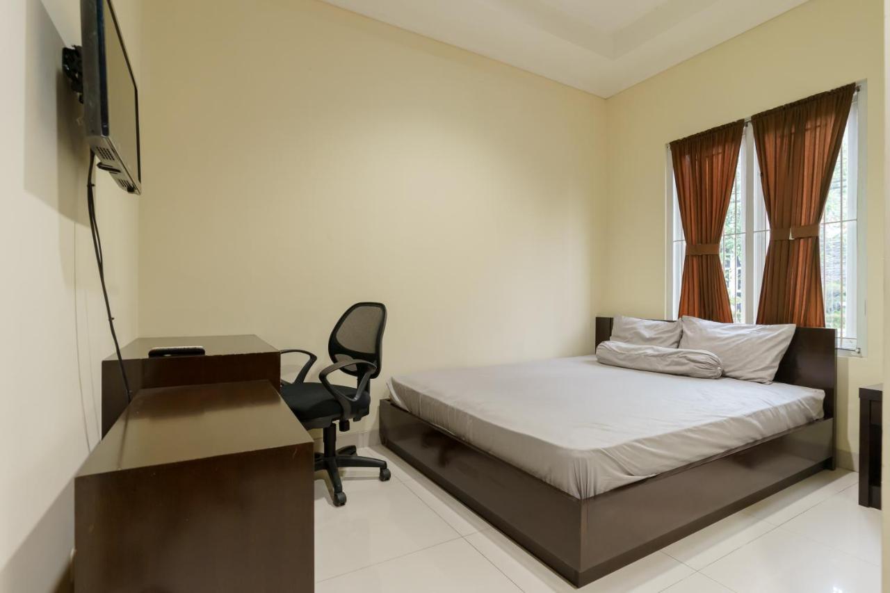 Dago Suites Syariah Cikarang Mitra Reddoorz Bekasi Buitenkant foto