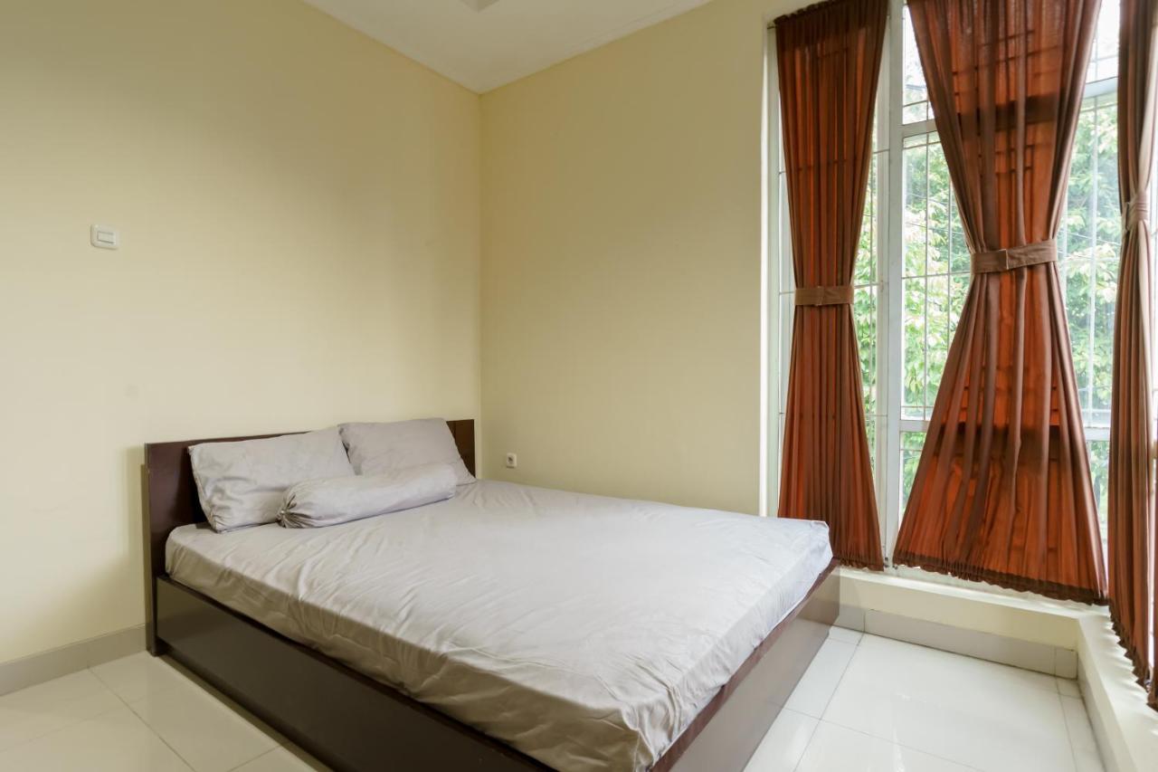 Dago Suites Syariah Cikarang Mitra Reddoorz Bekasi Buitenkant foto