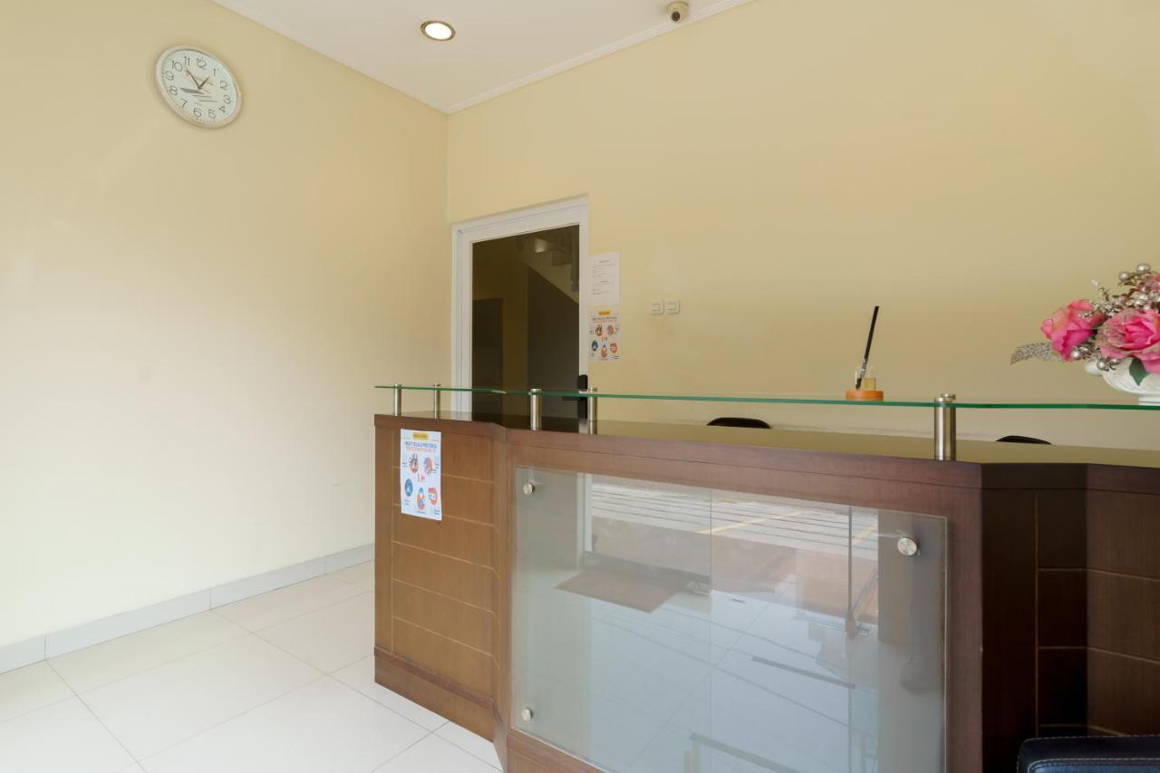 Dago Suites Syariah Cikarang Mitra Reddoorz Bekasi Buitenkant foto