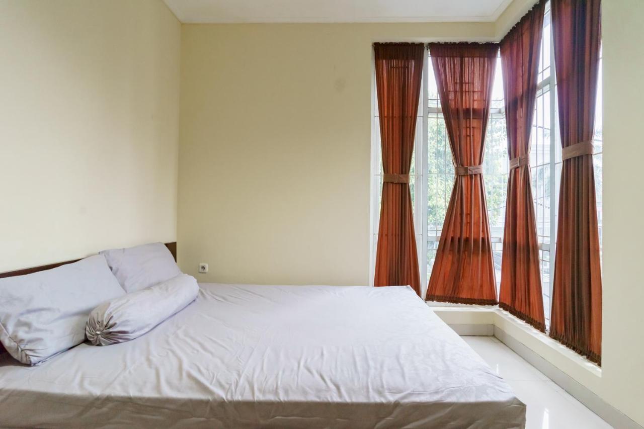 Dago Suites Syariah Cikarang Mitra Reddoorz Bekasi Buitenkant foto